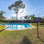 Διαμέρισμα Beautiful Just 5 Minutes From The *