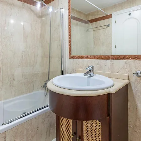 Apartament Beautiful Just 5 Minutes From The *